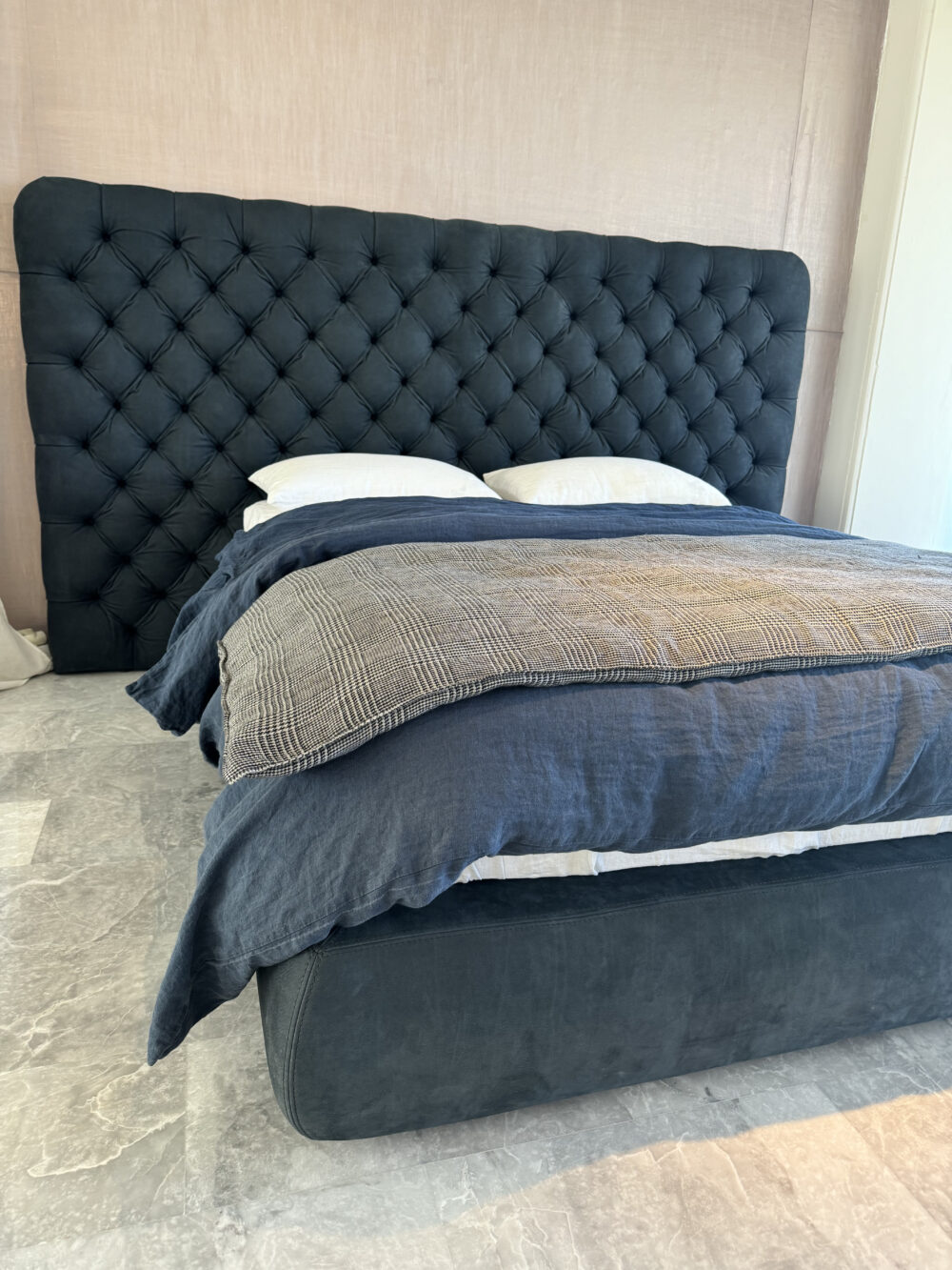 Heaven Bed - Night Blue Nabuck Leather - Image 2