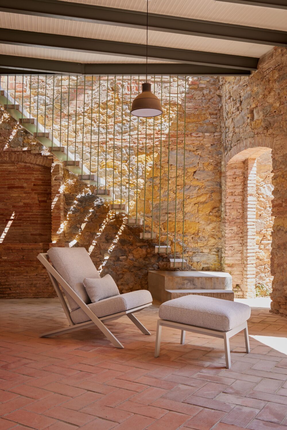 Timeless Relax Club Πολυθρόνα με Πουφ - Σετ 2 τεμαχίων - Image 2